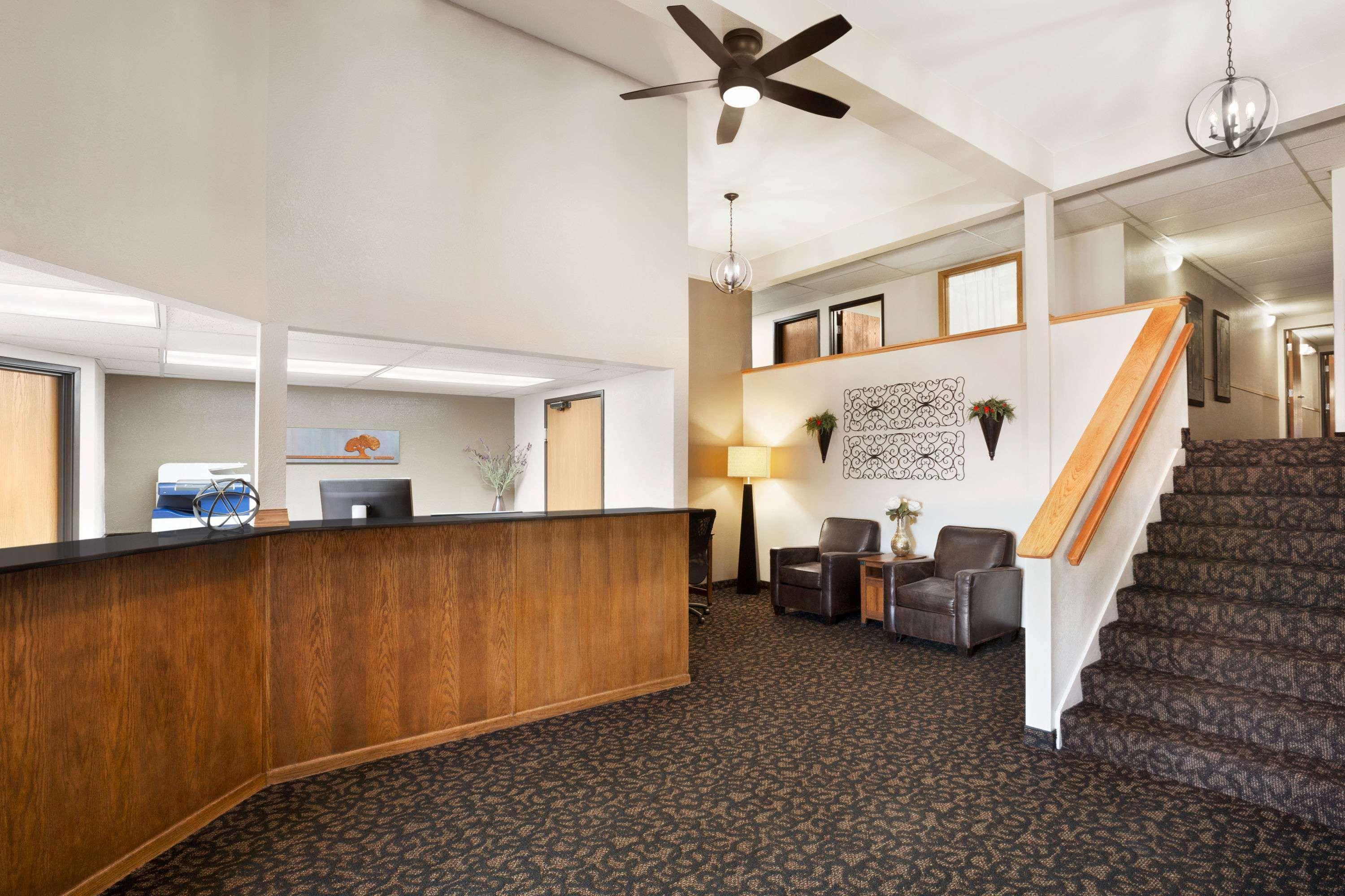 Super 8 By Wyndham Lincoln North Hotel Exterior foto