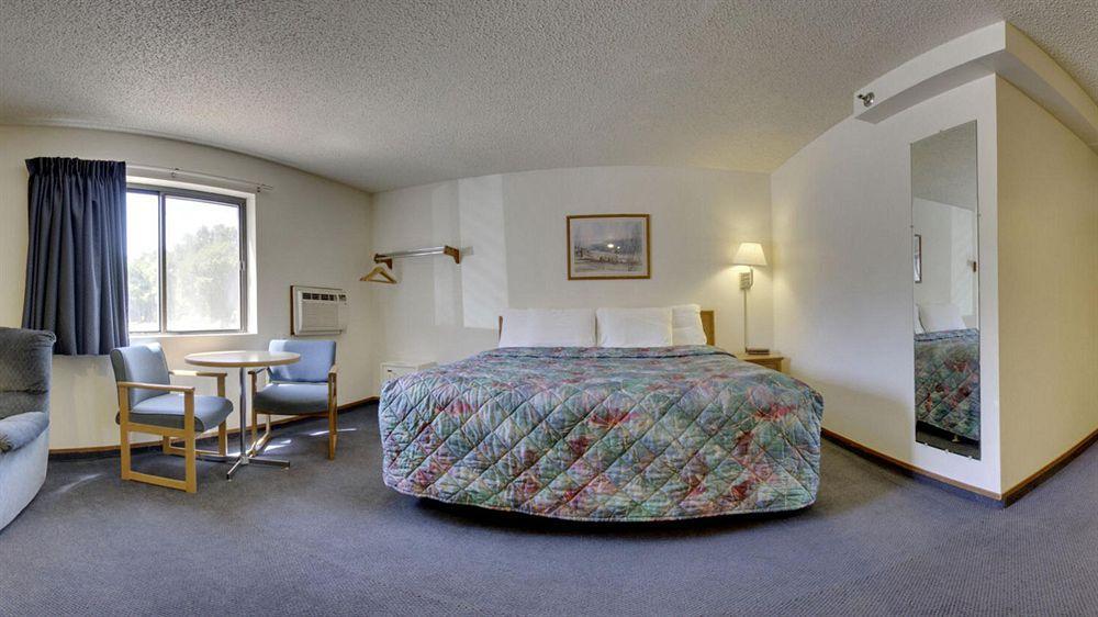 Super 8 By Wyndham Lincoln North Hotel Exterior foto