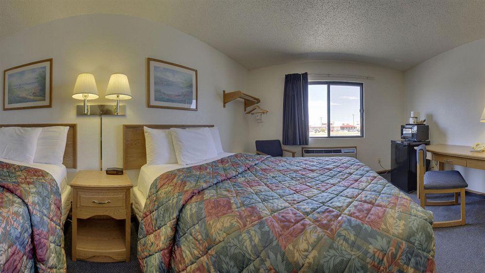 Super 8 By Wyndham Lincoln North Hotel Exterior foto