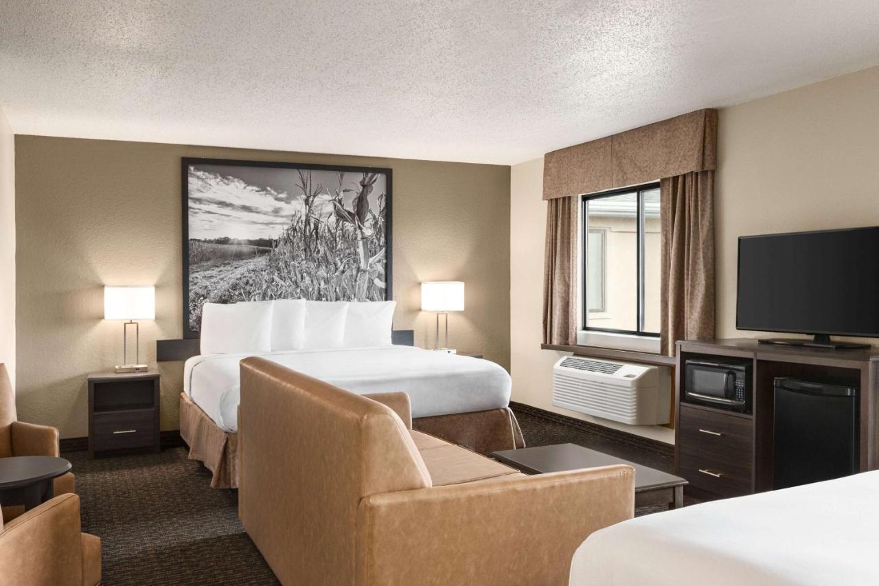 Super 8 By Wyndham Lincoln North Hotel Exterior foto