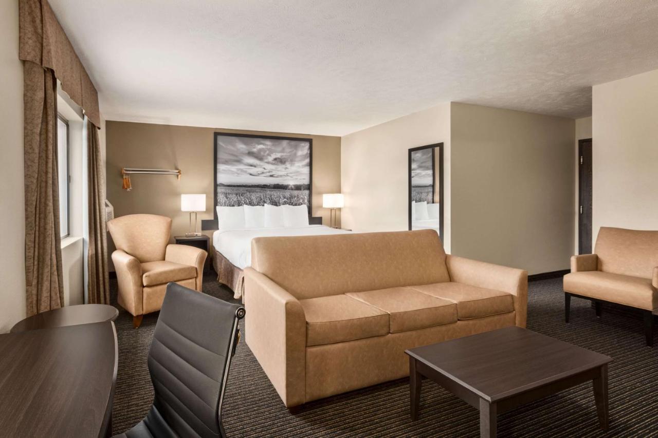 Super 8 By Wyndham Lincoln North Hotel Exterior foto