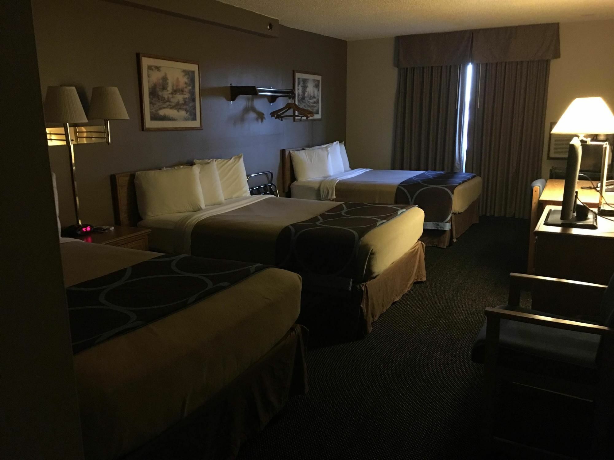Super 8 By Wyndham Lincoln North Hotel Exterior foto