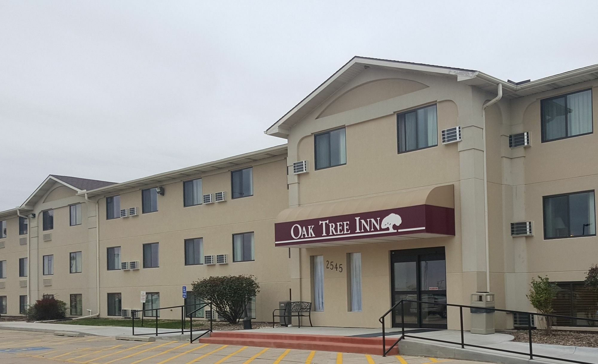 Super 8 By Wyndham Lincoln North Hotel Exterior foto